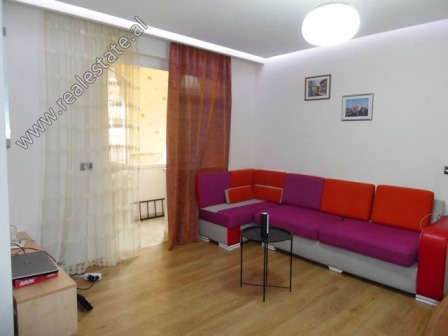 Apartament 1+1 me qera shume prane Gardes ne Tirane (TRR-1218-34L)