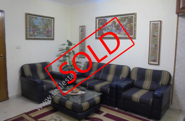 Apartament 2+1 per shitje ne zonen e Laprakes ne Tirane (TRS-115-35r)