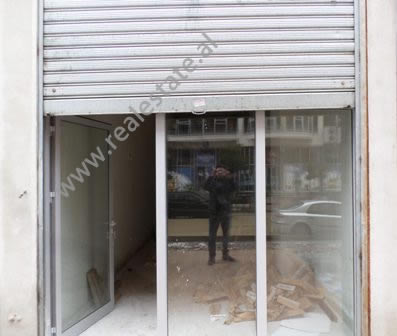 Dyqan me qera prane zones se Astirit, ne Tirane