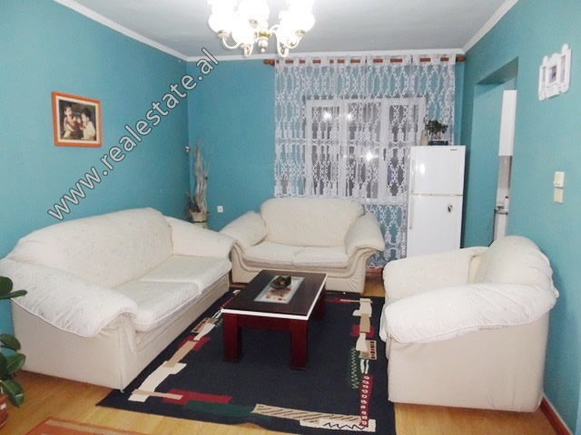 Apartament 2+1 per shitje ne rrugen Hoxha Tahsim ne Tirane (TRS-219-16L)
