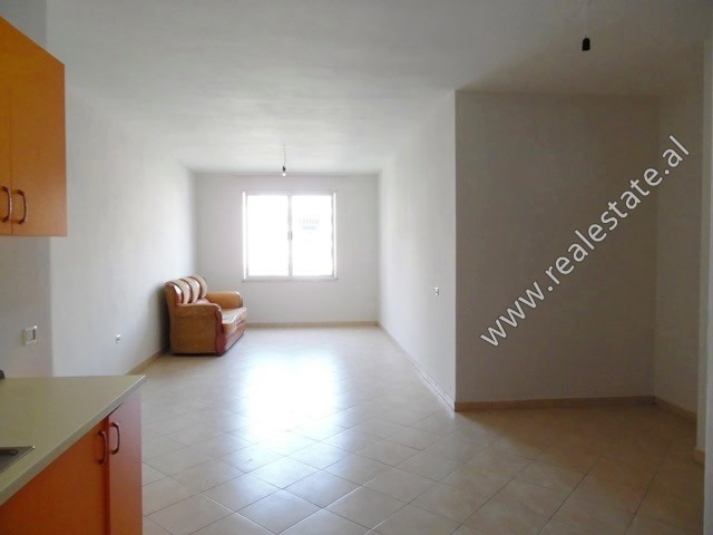 Apartament 2+1 per shitje ne zonen e Astirit ne Tirane (TRS-419-65L)