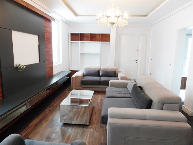 Apartament 3+1 me qera ne zonen e Saukut ne Tirane (TRR-619-34T)
