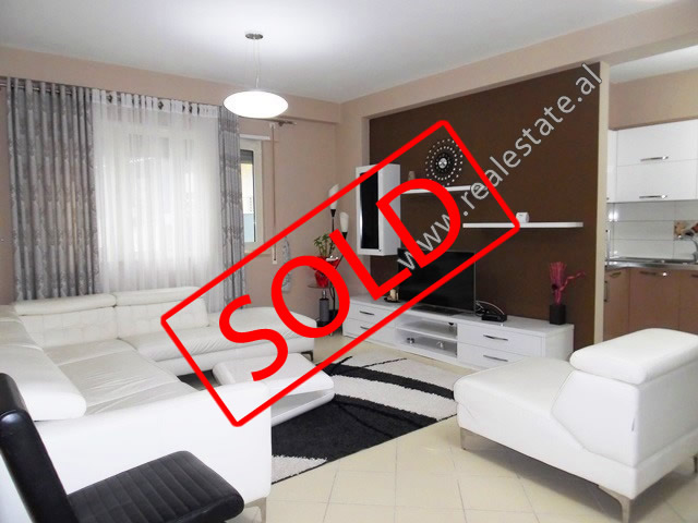 Apartament 1+1 per shitje prane Liqenit te Thate ne Tirane (TRS-519-31L)