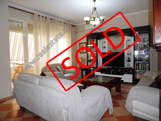 Apartament 3+1 per shitje ne rrugen e Elbasanit ne Tirane (TRS-519-56L)