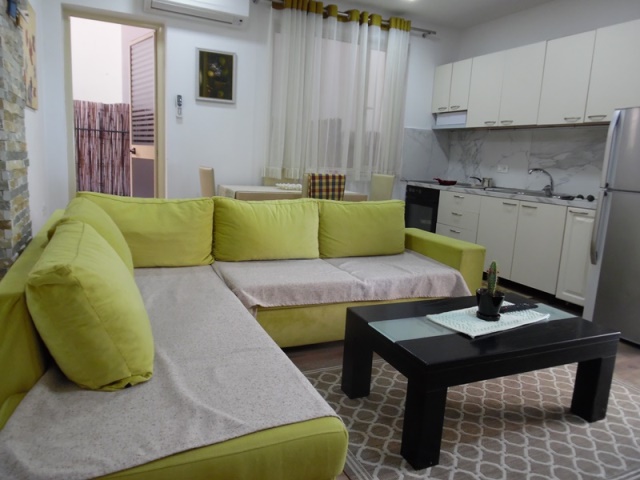 Apartament 1+1 me qera prane Kompleksit Dinamo ne Tirane