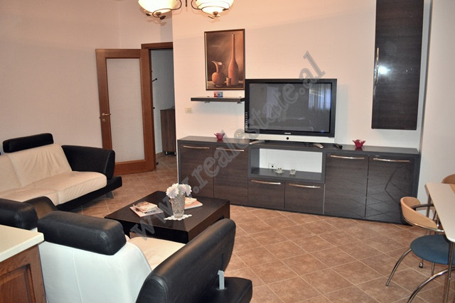 Apartament 1+1 me qera prane rruges Myslym Shyri ne Tirane