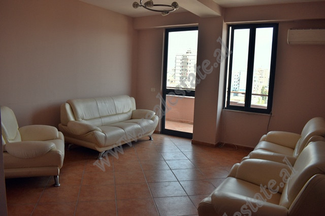 Apartament 2+1 me qera ne rrugen Muhamet Gjollesha ne Tirane (TRR-717-18K)