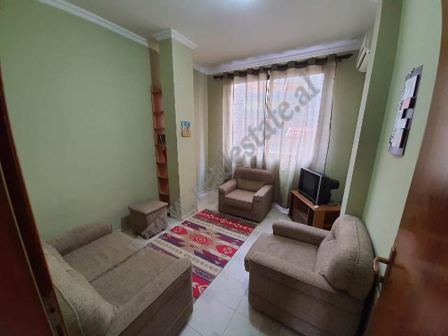 Apartament  me qera ne rrugen e Elbasanit (TRR-315-8m)
