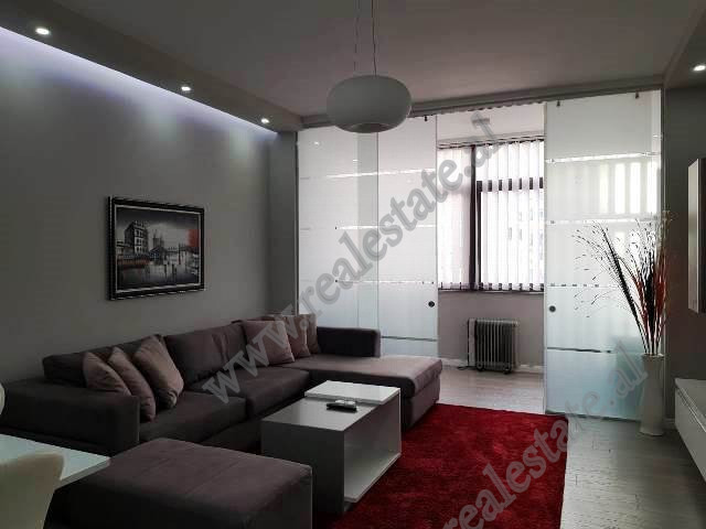 Apartament 1+1 me qera prane rruges se Kavajes ne Tirane, (TRR-1117-62d)