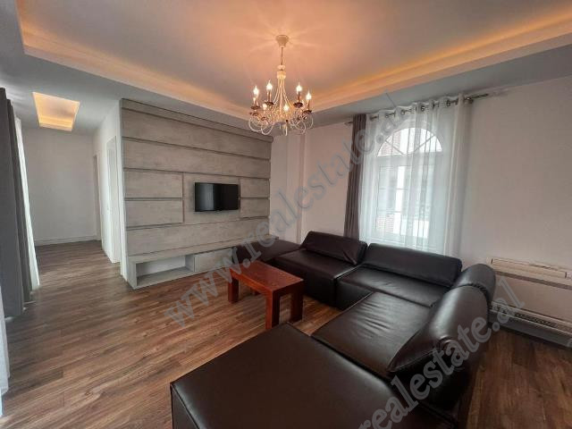 Apartament 3+1 me qera prane zones se Saukut ne Tirane (TRR-619-36T)
