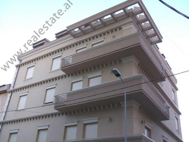 Office space for rent in Qemal Stafa Street, close to General Prosecution.
The office is situated i
