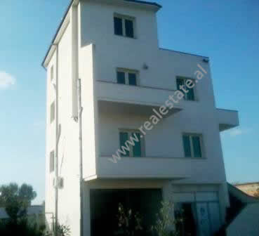 Villa for sale in Kreta Street in Tirana.
It is located on the side of the main street, only 700 m 