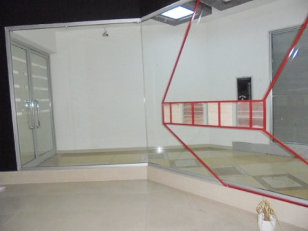 Store for rent in Deshmoret e Kombit boulevard in Tirana.
Positioned on the 2nd floor of a new buil