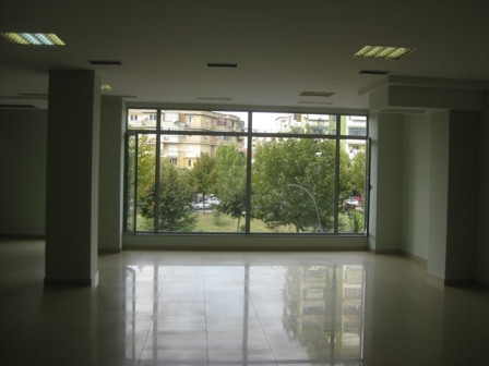 Office space for rent in Tirana in Bajram Curri Boulevard.
It is situated on the second floor of e 