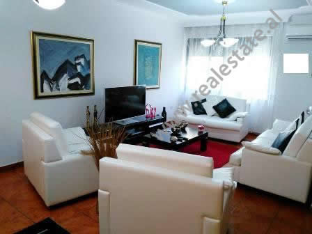 Two bedroom apartment for office for for rent office in Pjeter Bogdani Street in Tirana.
It is situ