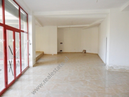 Store for rent in front of Nene Tereza Hospitality in Tirana.
The shop is located on the ground flo