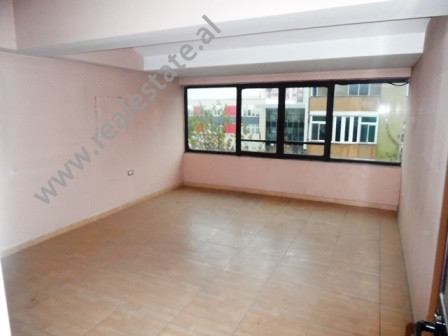 Office for rent close to Lapraka area.
It is situated on the 4-th floor of a villa close to main ro