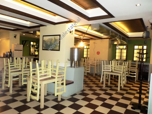 Bar-restaurant for rent close to Tirana center in Tirana.
It is situated on the underground floor &