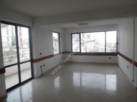 Office for rent close to Sweden Embassy in Tirana.
This office has 450 m2 of total space distribute