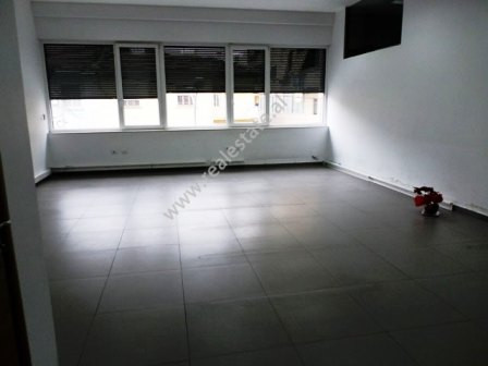 Office spaces for rent in Bogdaneve street in Tirana.

The apartment is situated on 2nd floor in a