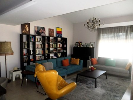Three storey villa for rent in one of the best villa's compound in Tirana, in Long Hill Residence.
