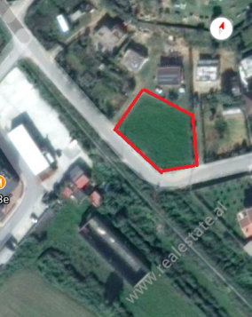 Toke me qera ne fshatin e Domjes ne Tirane.
Toka shtrihet ne nje siperfaqe prej 1270 m2 me statusin