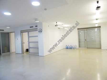 Office for rent in Blloku area in Tirana.
It is situated on the 6-th floor in a new building, on th