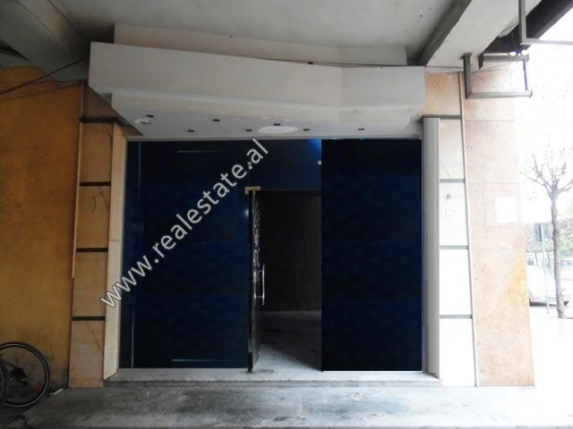 Store for rent close to the Faculty of Natural Science in Tirana.
It is situated on the ground floo
