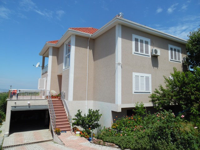 Two storey villa and Land for sale in Lugjasi street in Tirana, Albania.

It has a land surface of
