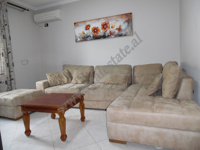 One bedroom apartment for rent near the Polish Embassy in Tirana.
It is situated on the second floo