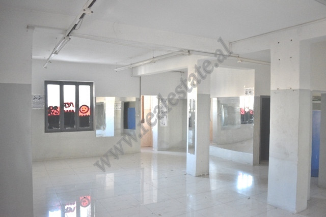 Store space for rent in Metrush Luli street in Tirana, Albania.
The shop is located on the half und