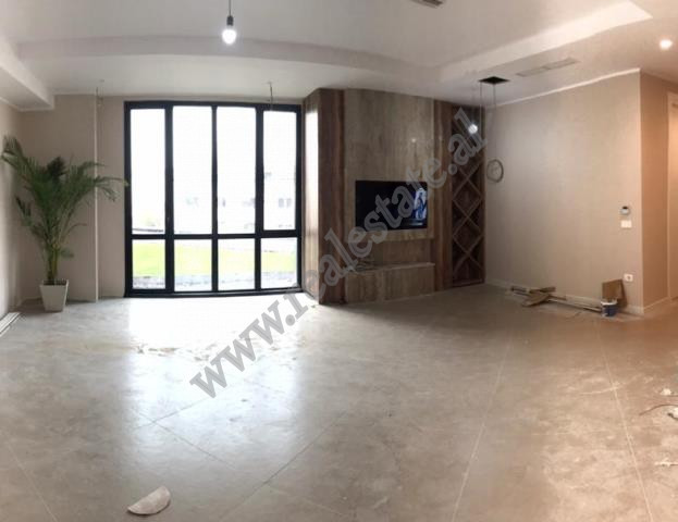 Office space for rent in Elbasani Street in Tirana.
It is situated on the second floor of a new bui