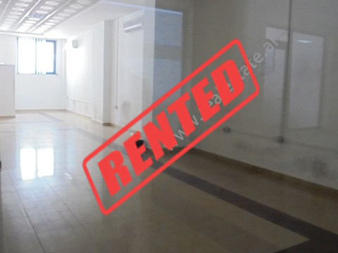 Office for rent in Qemal Stafa street in Tirana.

Located in a central area on the first floor of 