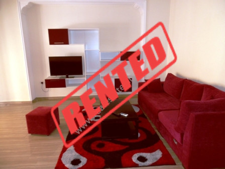 Apartament 3+1 me qera ne rrugen Him Kolli ne Tirane.

Apartamenti ndodhet ne katin e 4 te nje pal