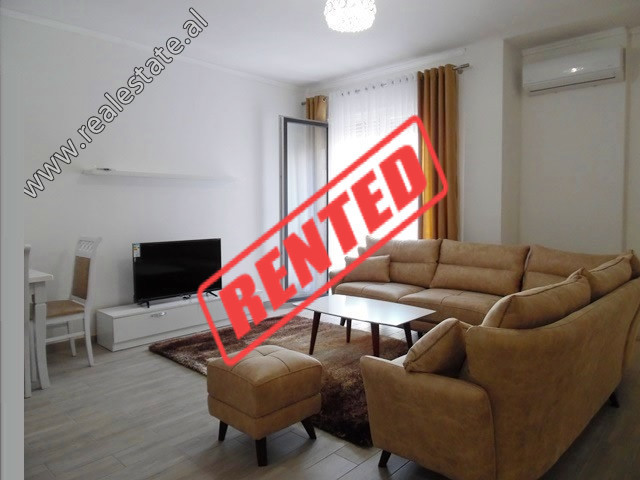 Apartament 1+1 me qera ne rrugen Haxhi Hysen Dalliu ne Tirane.

Ndodhet ne katin e 5-te ne nje pal