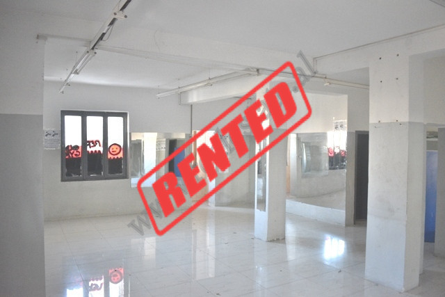 Store space for rent in Metrush Luli street in Tirana, Albania.
The shop is located on the half und