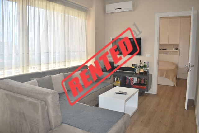 Apartament me qira ne Kompleksin Delijorgji ne Tirane.
E pozicionuar ne nje nga komplekset me te nj