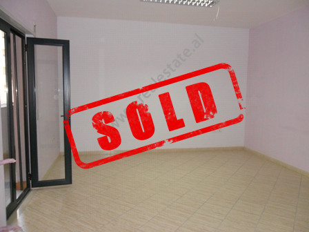 Office space for rent in Barrikadave Street in Tirana.

Situated on the 4-th floor in a complex ve