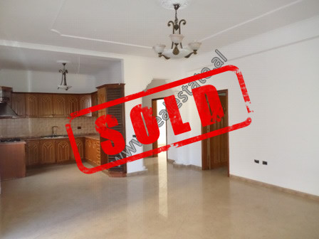 Three bedroom apartment for sale in At Zef Valentini street, near the General Directorate of Customs