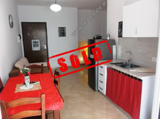Apartament 1+1 per shitje shume prane zones bregdetare ne Vlore.

Ndodhet ne katin e 2-te te nje p