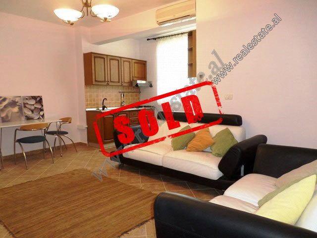 One bedroom apartment for sale near Him Kolli Street in Tirana.
It is situated on the 3rd floor of 